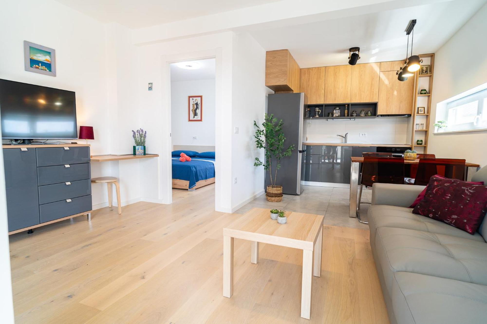 Duo Lipa By Belmont Realty Apartment *